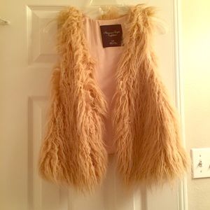 Faux fur vest. american eagle